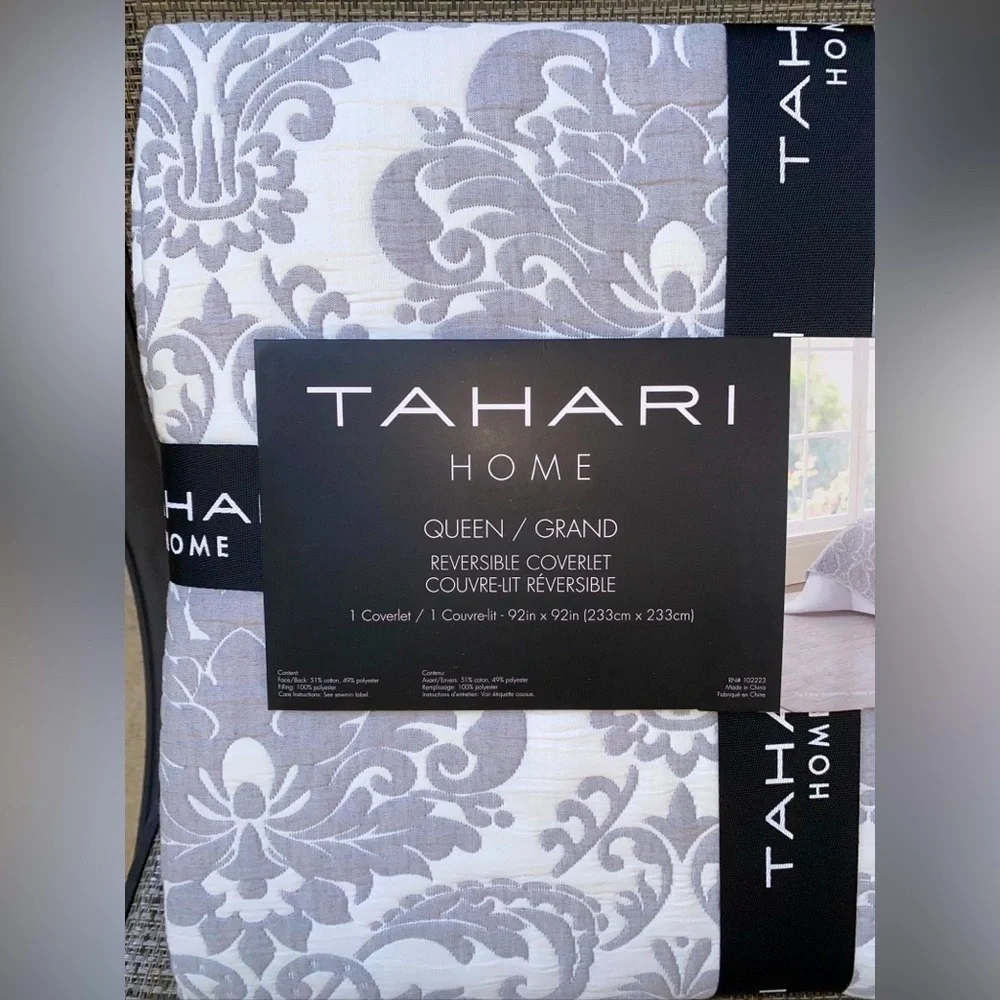 Tahari hannah matelasse